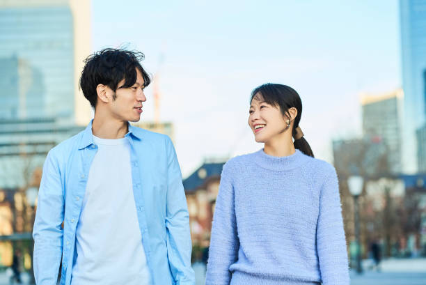 {{https://yoitoki.app.link/ownblog_en}}「感情の平等と相性を大切にしながら一緒に歩くプロフェッショナルな男女」