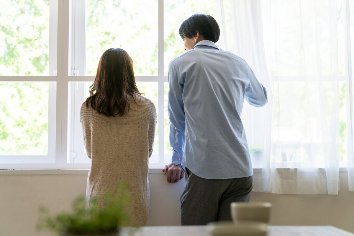 {{https://yoitoki.app.link/ownblog_en}}不器用でも真剣に話を聞く女性経験がない男性と大人の女性カップル